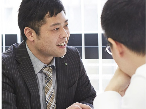 一緒に仕事をするメンバーです。困ったことがあれば何でも相談してください！