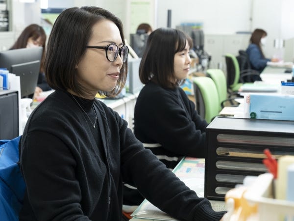充実した業務管理システムが導入されているので、負担なく仕事ができます。一人でたくさん抱えるというスタイルではなくチームで対応しますので安心。