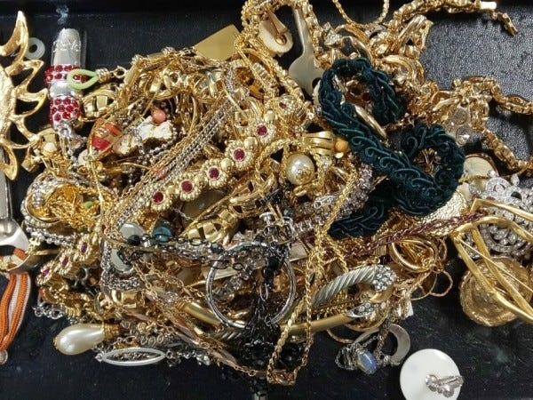 総合的な幅広い商品を販売します！