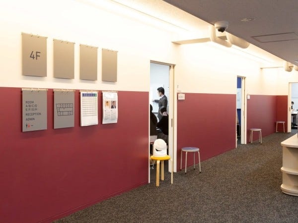 英語塾の教室運営スタッフ・教室運営スタッフ・営業（PCスキル）