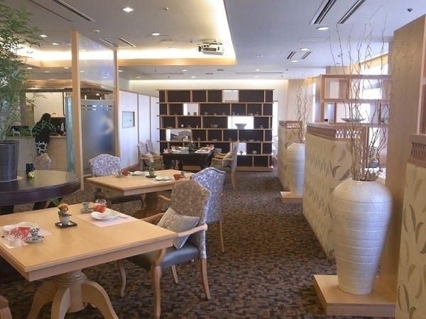 家具だけでなく「集客」につながる空間全体のトータルコーディネート力も当社の強みの一つです。