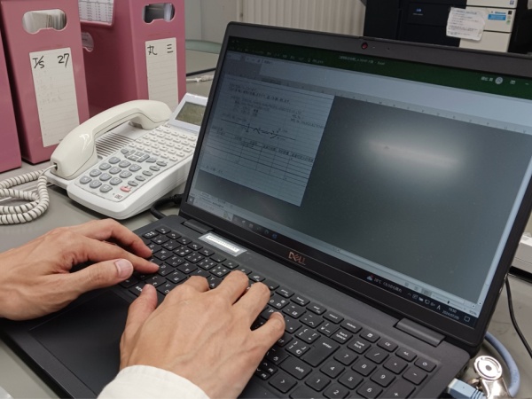 通関書類を正確に作成することが重要です