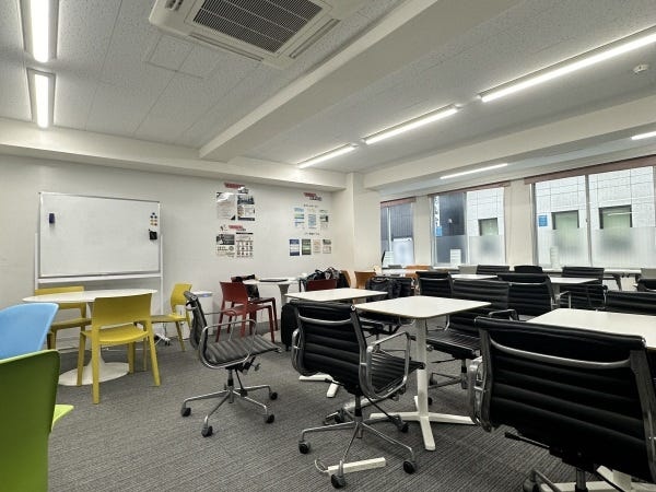 事務スタッフ（未経験歓迎）動画編集スキルも習得可能