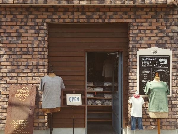 毎週土曜日の『Branch Store:でみせ』は縫製工場の入口で営業中