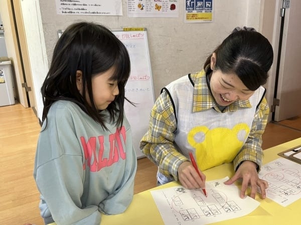 学校の宿題を見ることもあります★