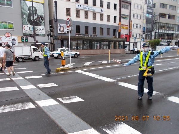 安全を守るという役割を担った必要不可欠な仕事です。