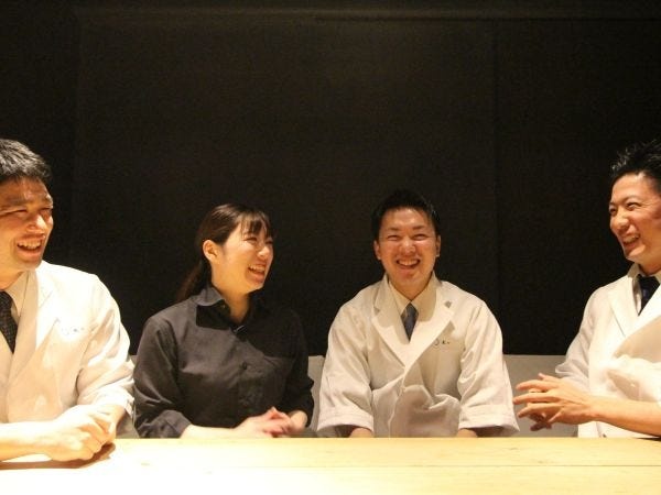 チームMTGのヒトコマ。メニューだけではなく、どうお店を良くしていくのかを話し合える環境です。