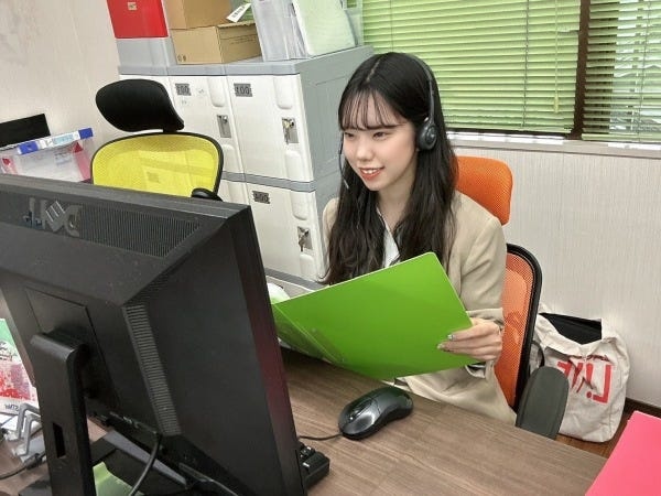 ＼マニュアル完備&充実研修／いきなり業務をお任せすることは御座いません！まずは受付をする商品を覚えたり、システム操作を覚えていただきます！