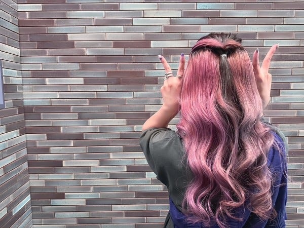 弊社では芸能関係、役者、お笑い関係などのスタッフさんも多数在籍！その為自由度高めの環境です(^^)/