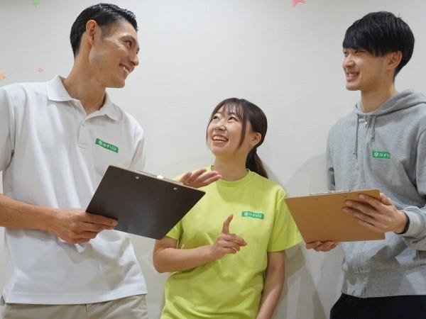 ミーティングの様子。ご利用者様の今日の体調や、よかった出来事などを共有し合ってから運動を開始します！