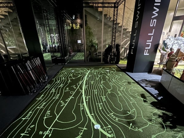 インドアゴルフ店舗｜受付・飲食提供スタッフ募集！未経験歓迎