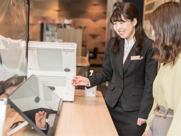 英語・中国語・韓国語にて、タブレットを使っての分かりやすいご案内をしております！