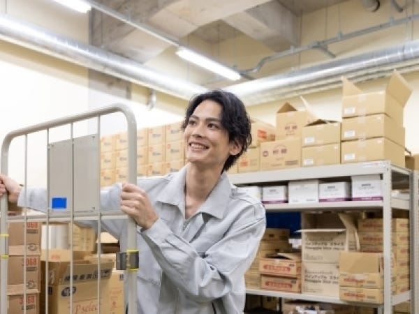 グロップは充実した福利厚生があります。定期健康保険、日払い・週払い・即日払いOK、退職金制度あり（規定有）　是非お問い合わせください◎