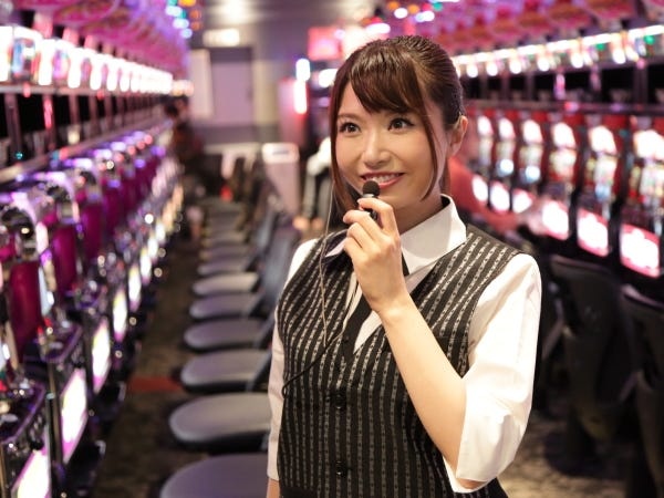 パチンコスロット店のホールカウンタースタッフ（玉積み玉運びなし・シフト相談OK）