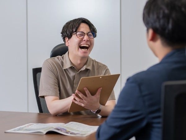 エンジニアが自分の得意分野を活かし研修実施！若手社員の知識向上だけではなく、先輩社員の成長にも繋がっています。