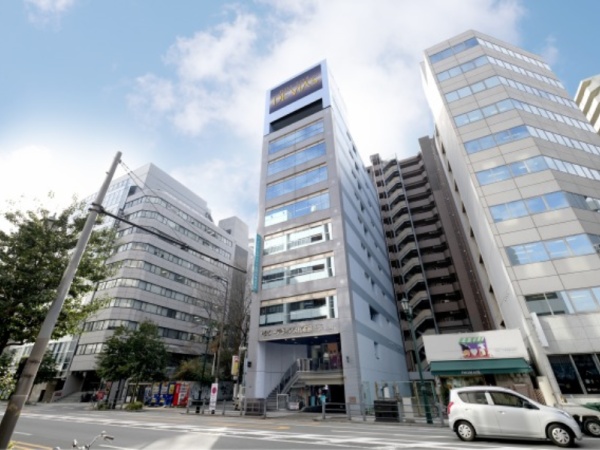 駅徒歩3分と好立地！雨の日も通勤楽々♪