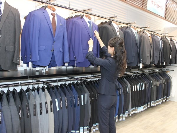 販売スタッフ・スーツの販売（正社員登用有・研修充実）
