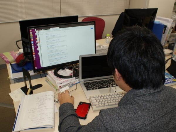 開発用PCを貸し出しています。思い付いたらプログラミングができる環境をご用意！