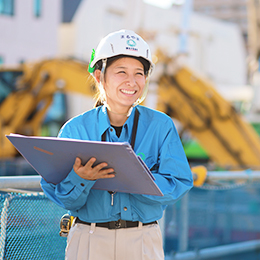 現場での一コマ。チームで協力しながら、安全かつ確実に業務を遂行します！