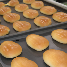 「おいしさ」「安全・安心」を追求し、大手企業各社から絶大なる信頼を獲得しており、業績も絶好調です。