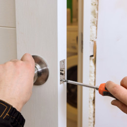 先輩が丁寧に教えてくれるから安心です。