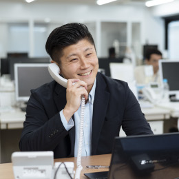 セブンイレブンで販売される商品の提案。たくさんの人に喜んでいただけることが当社の営業の魅力です！