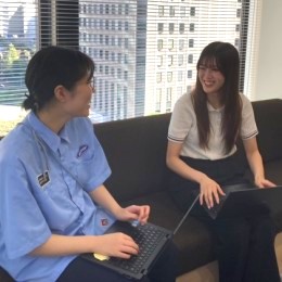 充実のスクール型研修で基礎から身につく環境です。わからないところもすぐに相談できるためご安心を！