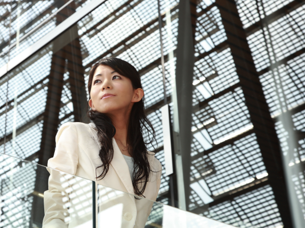 総合人材育成企業として、優秀な人材を輩出し、数多くの卒業生が専門性を活かし、それぞれのキャリアの道を歩み、日本経済のために貢献しております！