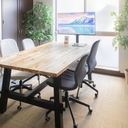 フラットな環境で、コミュニケーションも良好です！オンライン会議も活発に行われています。