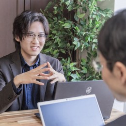 自由度の高い働き方ができる環境。自分で仕事の時間とプライベートの時間をコントロールできます。